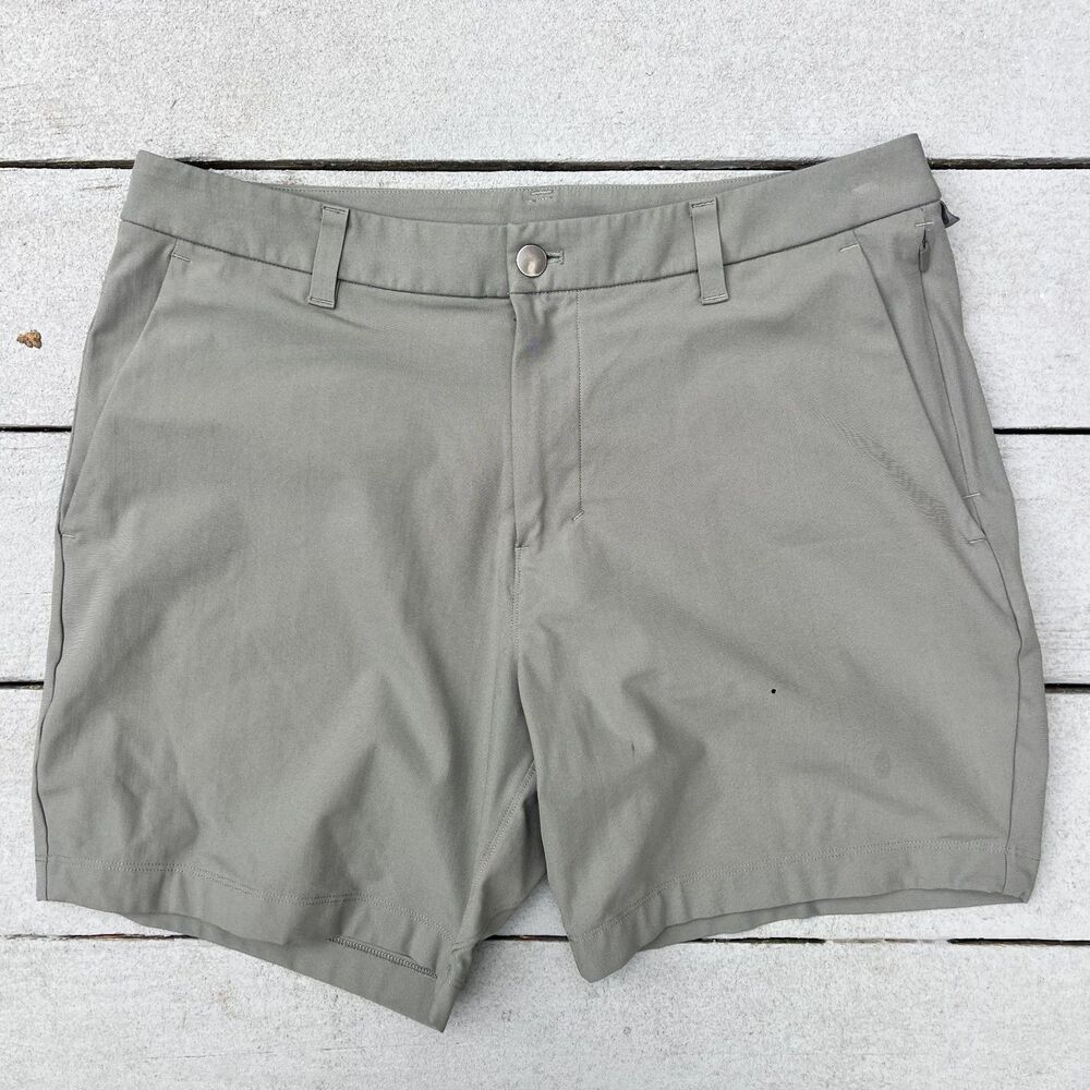 Lululemon ABC Shorts Classic Fit Men's-Size 33